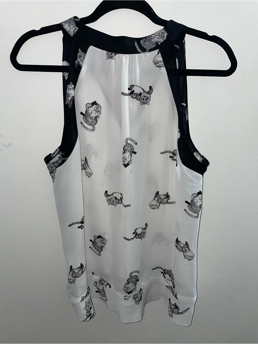 Disney Alice In Wonderland Black & White Cat Print Tie-Neck Top Women’s Size M - Picture 7 of 10